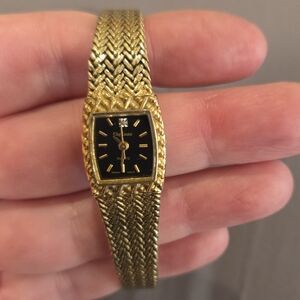 OLEG CASSINI WOMENS NON- FUNCTIONING WATCH - CROWN MISSING